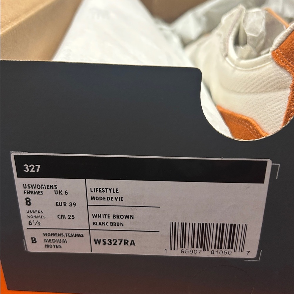 New Balance Women’s Cream and suede leather Sneakers - Picture 5 of 5